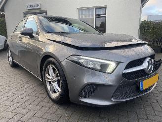 damaged passenger cars Mercedes A-klasse A-klasse 180D  AUTOMAAT N.A.P NL AUTO PRACHTIG!!! 2018/10