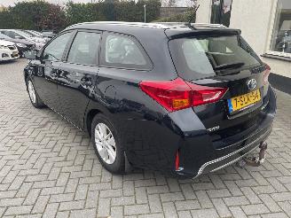 Toyota Auris Touring Sports 1.8 Hybrid Aspiration N.A.P PRACHTIG!!! picture 2