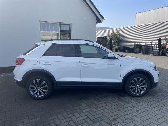 Volkswagen T-Roc 1.5 TSI Style N.A.P NL AUTO PRACHTIG!!! picture 2