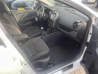 Renault Clio Estate 0.9 TCe Limited N.A.P NL AUTO PRACHTIG!!! picture 13