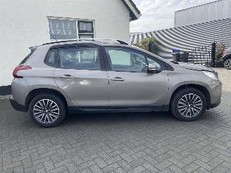 Peugeot 2008 1.2 PureTech Active AUTOMAAT N.A.P PRACHTIG!!! NL AUTO picture 2
