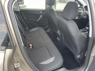 Peugeot 2008 1.2 PureTech Active AUTOMAAT N.A.P PRACHTIG!!! NL AUTO picture 9