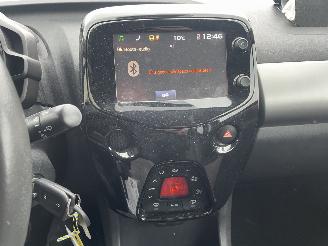 Peugeot 108 1.0 e-VTi Allure TOP! N.A.P NL AUTO PRACHTIG!!! picture 9