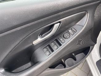 Hyundai I-30 Wagon 1.0 T-GDI Premium N.A.P NL AUTO PRACHTIG!!! picture 10