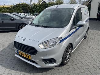 Ford Transit Courier Van 1.5 TDCI Limited Duratorq S&S picture 6