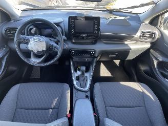 Toyota Yaris 1.5 Hybrid Dynamic N.A.P NL AUTO PRACHTIG!!! picture 10
