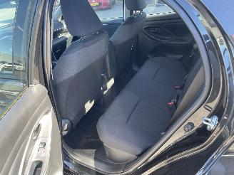 Toyota Yaris 1.5 Hybrid Dynamic N.A.P NL AUTO PRACHTIG!!! picture 12