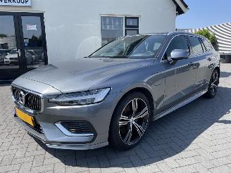 Unfallwagen Volvo V-60 2.0 T6 Twin Engine AWD Inscription N.A.P NL AUTO PRACHTIG!!!! 2020/2