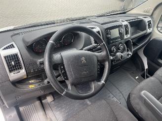 Peugeot Boxer 330 2.2 BlueHDi 140 L1H1 Premium N.A.P NL BUS PRACHTIG!!! picture 8