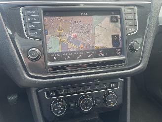 Volkswagen Tiguan 2.0TDI R-LINE (GRIJS KENT.) picture 11