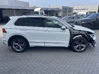 Volkswagen Tiguan 2.0TDI R-LINE (GRIJS KENT.) picture 5