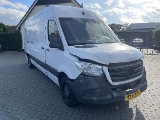 damaged commercial vehicles Mercedes Sprinter 317 1.9 CDI L3H2 RWD AUTOMAAT 2022/6