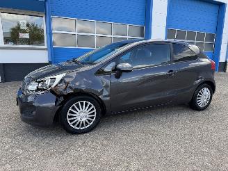 krockskadad bil auto Kia Rio 1.2 CVVT  SUPER PACK 2012/5