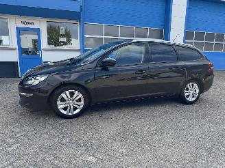skadebil auto Peugeot 308 1.2 PURE TECH  BLUE LION 2017/4