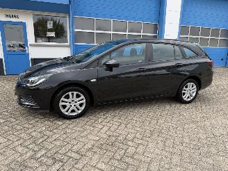 Vaurioauto  passenger cars Opel Astra 1.0 ONLINE EDITION  SPORTS TOURER 2017/3