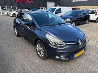 damaged passenger cars Renault Clio 0.9 TCe Limited  airco 2016/12