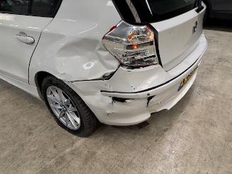 BMW 1-serie 118i 5-drs clima picture 4