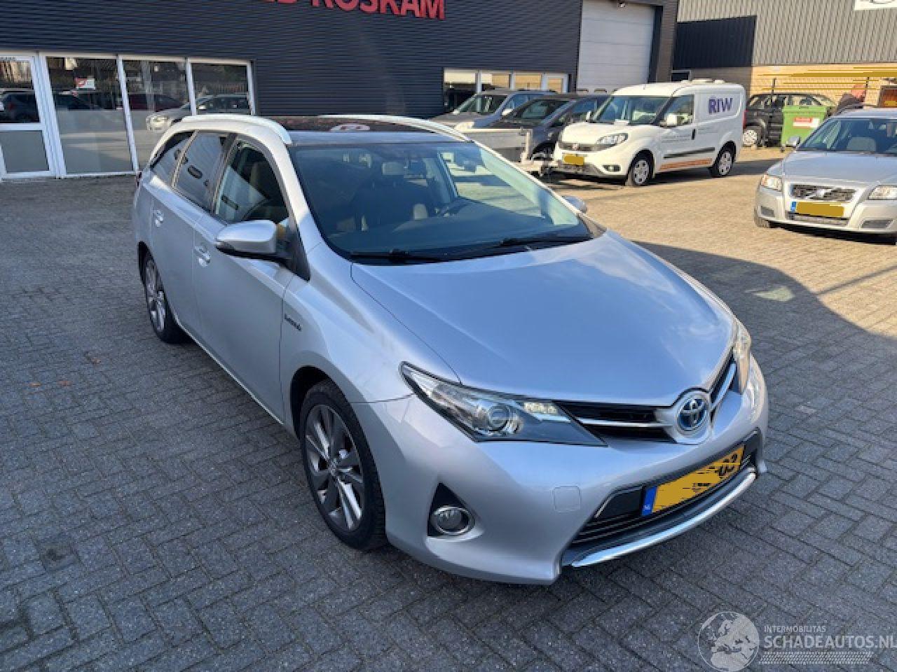 Toyota Auris 1.8 Hybrid Touring Sports Pano