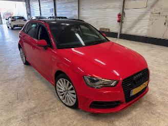 Coche accidentado Audi A3 1.4 E-Tron PHEV  Pano Automaat 2015/11