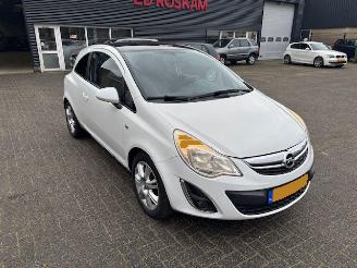 Avarii autoturisme Opel Corsa 1.4 16v Color Edition airco 2012/3