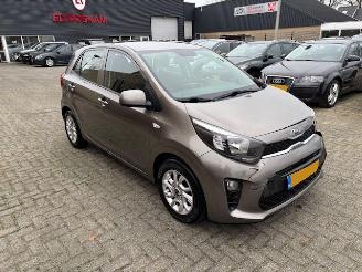 skadebil auto Kia Picanto 1.0 Comfort Plus Line Navigator 2018/3