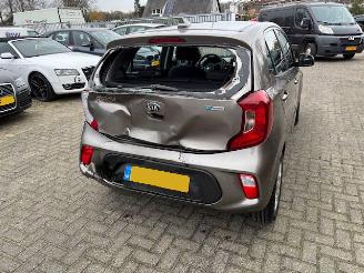 Kia Picanto 1.0 Comfort Plus Line Navigator picture 3