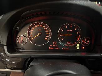 BMW 5-serie 535i High Executive Pano Head-Up 306pk picture 17