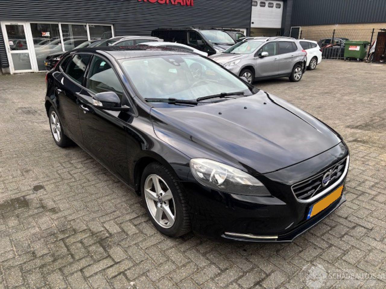 Volvo V-40 1.6 D2 Kinetic