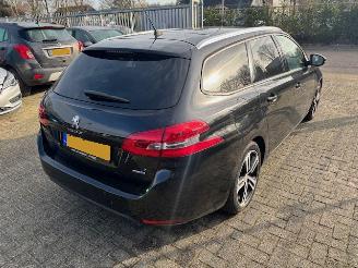 Peugeot 308 1.6 HDI Executive Pack Pano picture 4