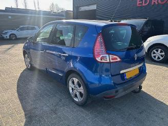 Damaged car Renault Scenic 1.4 TCe Bose 131pk 2012/12
