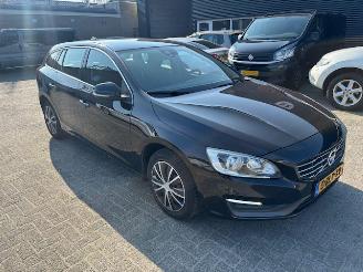 Unfallwagen Volvo V-60 1.6 D2 Momentum automaat 2015/1