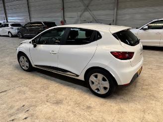 Renault Clio 1.2  5-drs airco picture 2