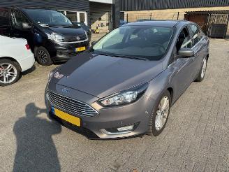 skadebil auto Ford Focus 1.0 Titanium Edition Nap 2015/3