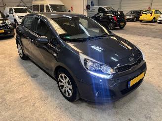 Schadeauto Kia Rio 1.2  5-drs airco 2015/2