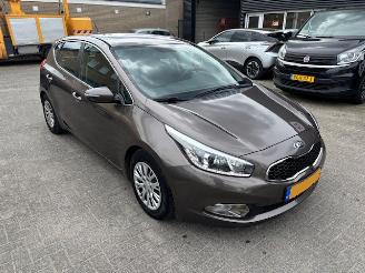 Kia Cee d 1.6 GDI 20th Anniversary airco picture 1