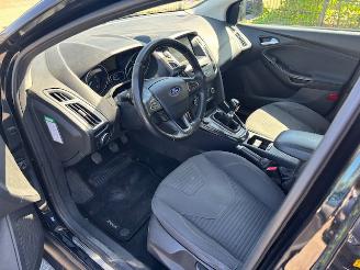 Ford Focus 1.0 Titanium Edition picture 12