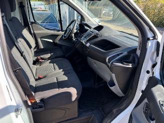 Ford Transit Custom 2.0 TDCI L1H1 Airco 3-pers NAP picture 8