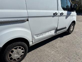 Ford Transit Custom 2.0 TDCI L1H1 Airco 3-pers NAP picture 3