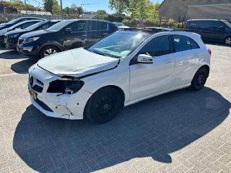 Mercedes A-klasse A180  Automaat Pano  Nap picture 5