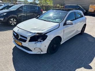 Mercedes A-klasse A180  Automaat Pano  Nap picture 4