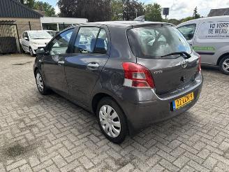 Unfallwagen Toyota Yaris 1.3 5-drs Aspiration clima 2010/7