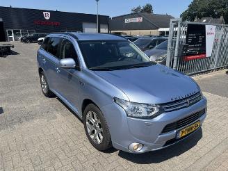 Unfallwagen Mitsubishi Outlander 2.0 PHEV Instyle NAP 2014/4