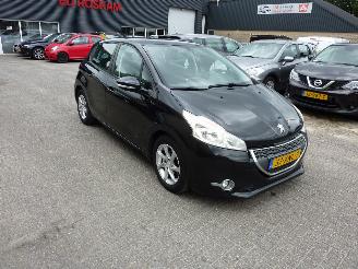  Peugeot 208 1.4 e-HDI BLUE LEASE 2012/7