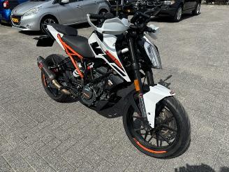 damaged motor cycles KTM 125 Duke 125 Duke Abs 2018/6
