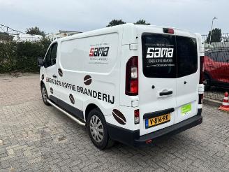 krockskadad bil bedrijf Renault Trafic 1.6 DCI 3-pers Luxe Energy 145pk  airco 2018/6