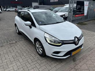 Vaurioauto  passenger cars Renault Clio 0.9 TCe Intens clima navi 2017/8
