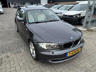 Unfallwagen BMW 1-serie 120i  Sport clima 170pk 2008/4