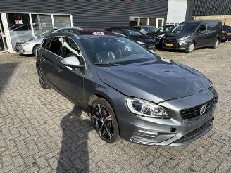 krockskadad bil auto Volvo V-60 2.0 T4 R-Design automaat NAP 2018/5