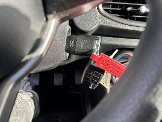 Kia Picanto 1.0 5-drs Comfortline airco picture 13