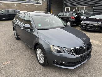 krockskadad bil auto Skoda Octavia 1.0 TSI DSG  Greentech 2018/4